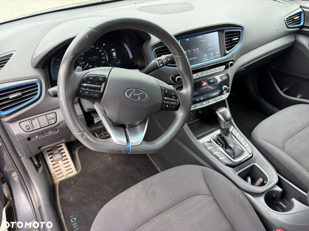 Hyundai IONIQ Hybrid Business - 19