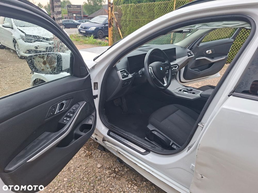 BMW Seria 3 320d xDrive MHEV Luxury Line - 12