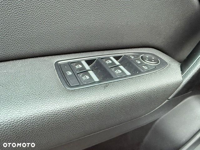 Renault Captur 1.3 TCe Intens EDC - 20