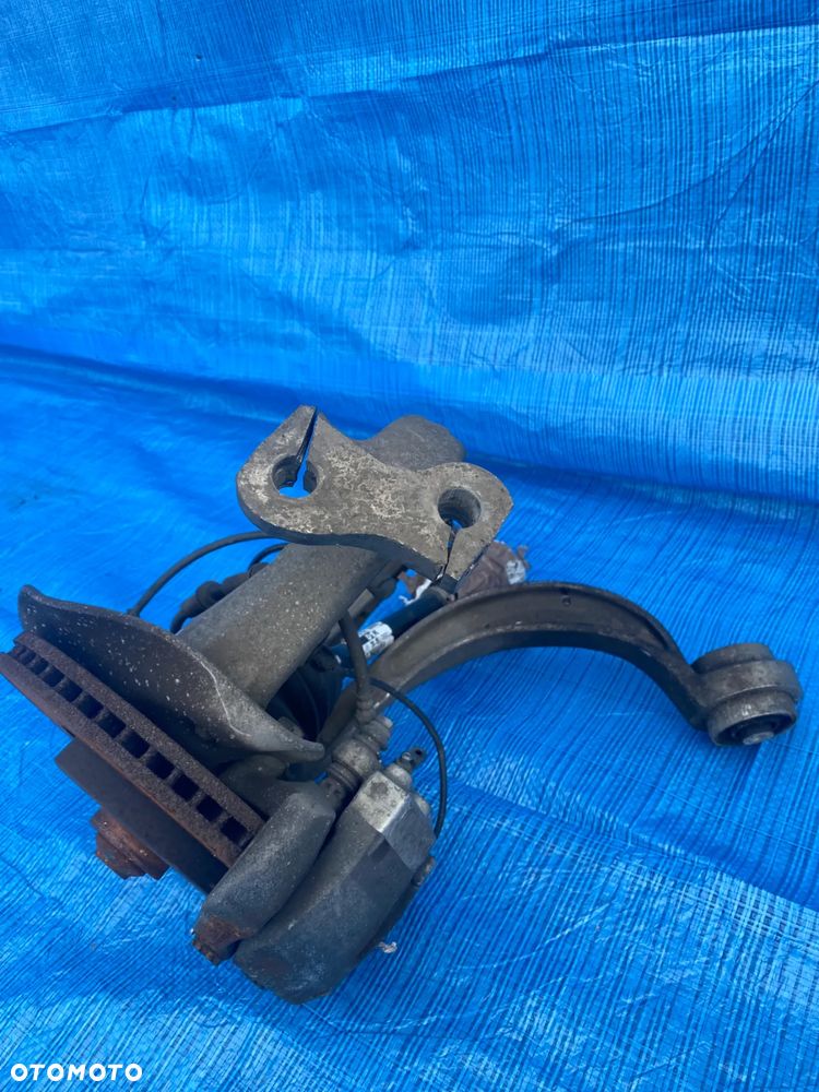 AUDI A6 C7 ZWROTNICA PIASTA WAHACZE KOMPLET PRAWY PRAWA  PRZÓD PRZEDNIA ORYGINAŁ 4G0407241D    4G0407242D - 4