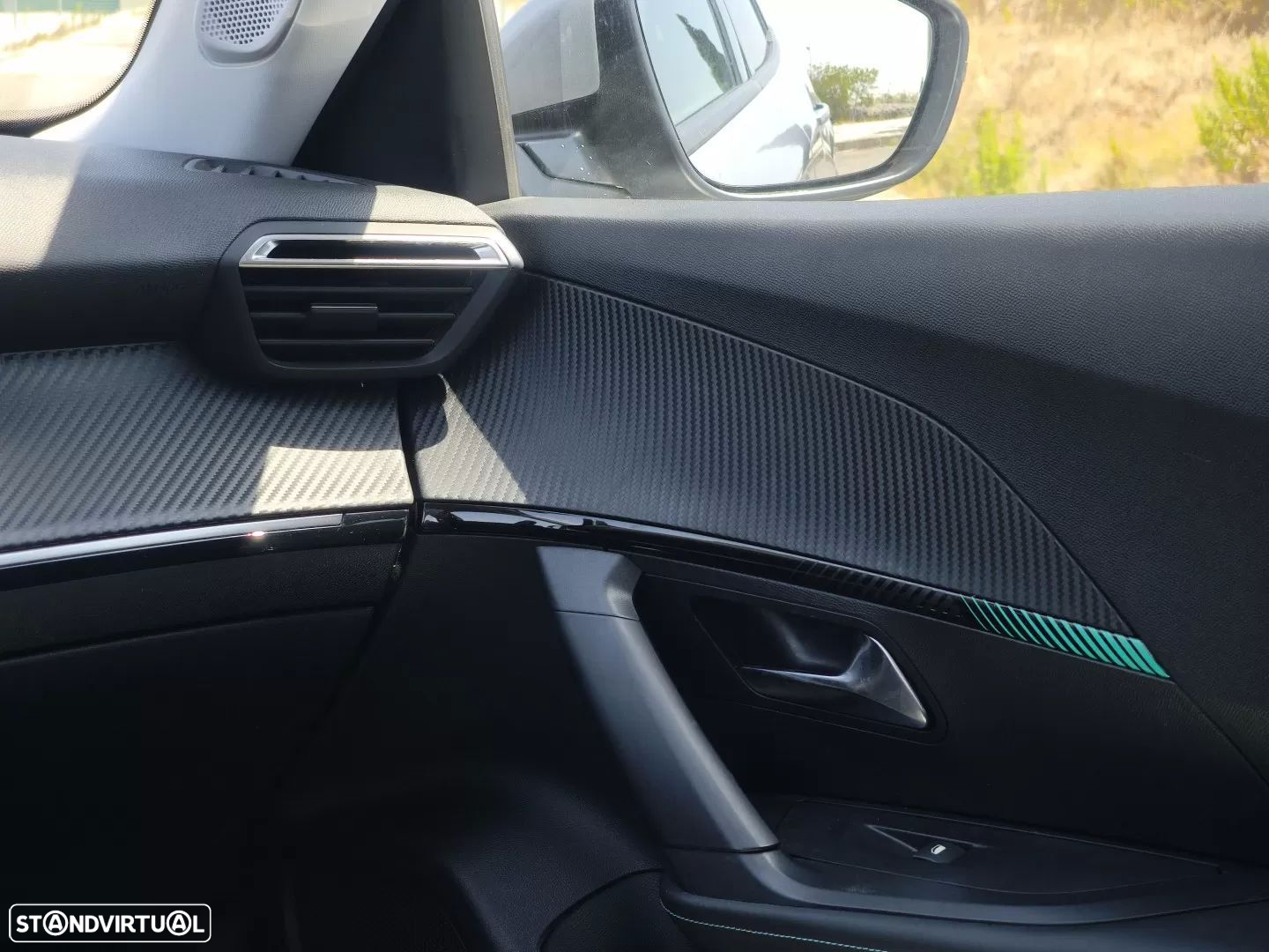Peugeot 2008 PureTech 130 EAT8 Allure - 12