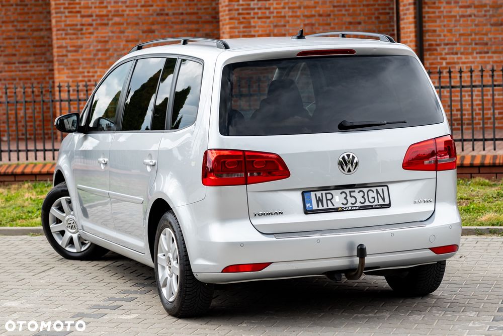 Volkswagen Touran 2.0 TDI DPF BlueMotion Technology DSG STYLE - 11