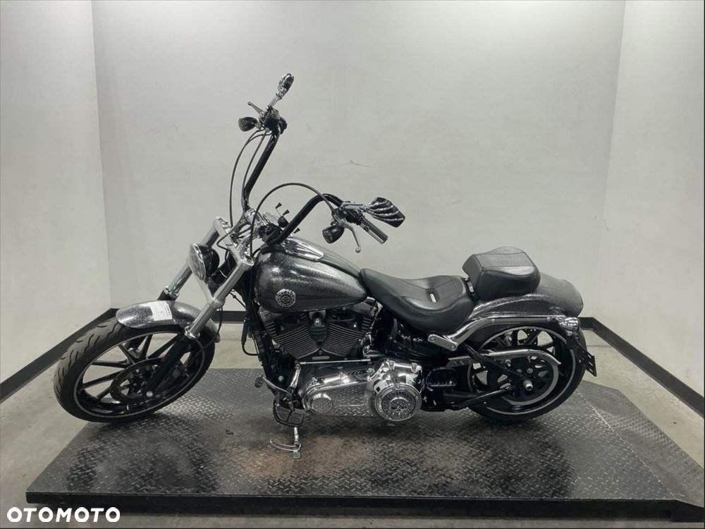 Harley-Davidson FXSB Breakout - 3