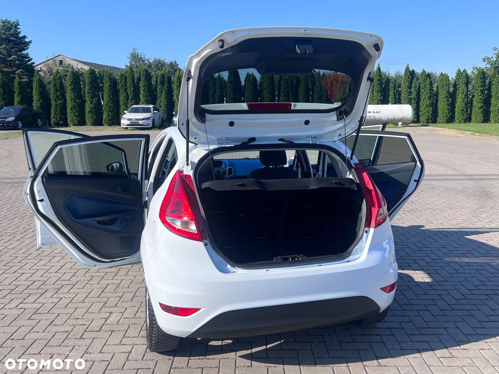 Ford Fiesta 1.4 Champions Edition - 8