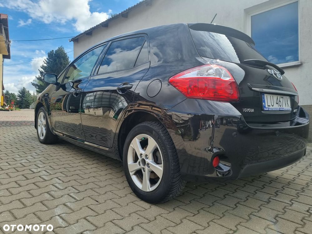 Toyota Auris 1.6 Premium + - 9