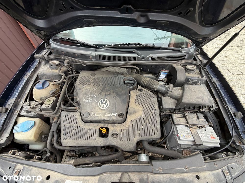 Volkswagen Golf 1.6 - 12