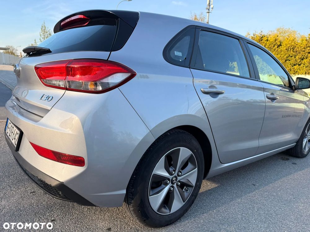 Hyundai i30 1.5 DPI Classic + - 13