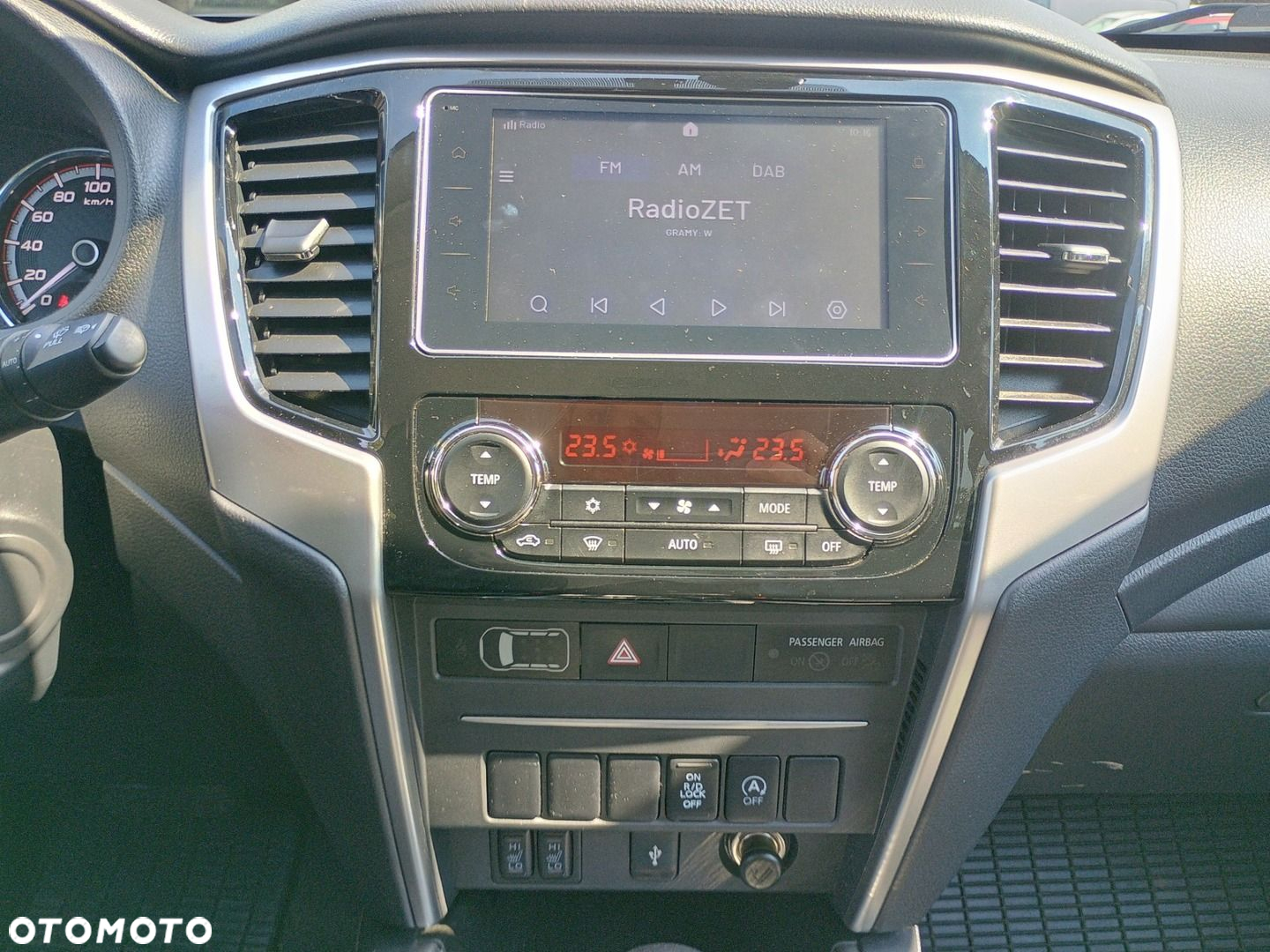 Mitsubishi L200 2.2 d DC Instyle Plus - 16