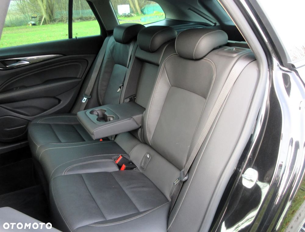 Opel Insignia 1.5 T Exclusive S&S - 22