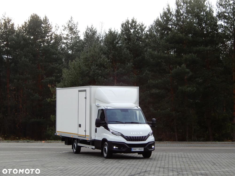 Iveco DAILY 35S18 Kontener 5047 mm 10.E.Palet Boczne Drzwi Ładowność 930 Kg WZMACNIANY Rozstaw Osi 4100 mm FULL LED Przebieg 25 Tys Km Stan Jak Nowy UNIKAT POLECAM - 2