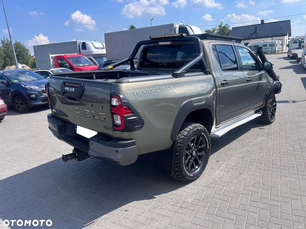 Toyota Hilux 2.8 D-4D Double Cab Invincible Sport 4x4 - 8