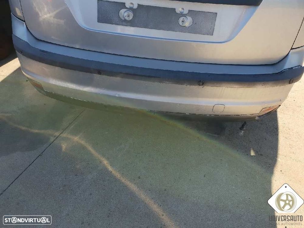 PARA-CHOQUES TRASEIRO FORD FOCUS II 2004 - 1