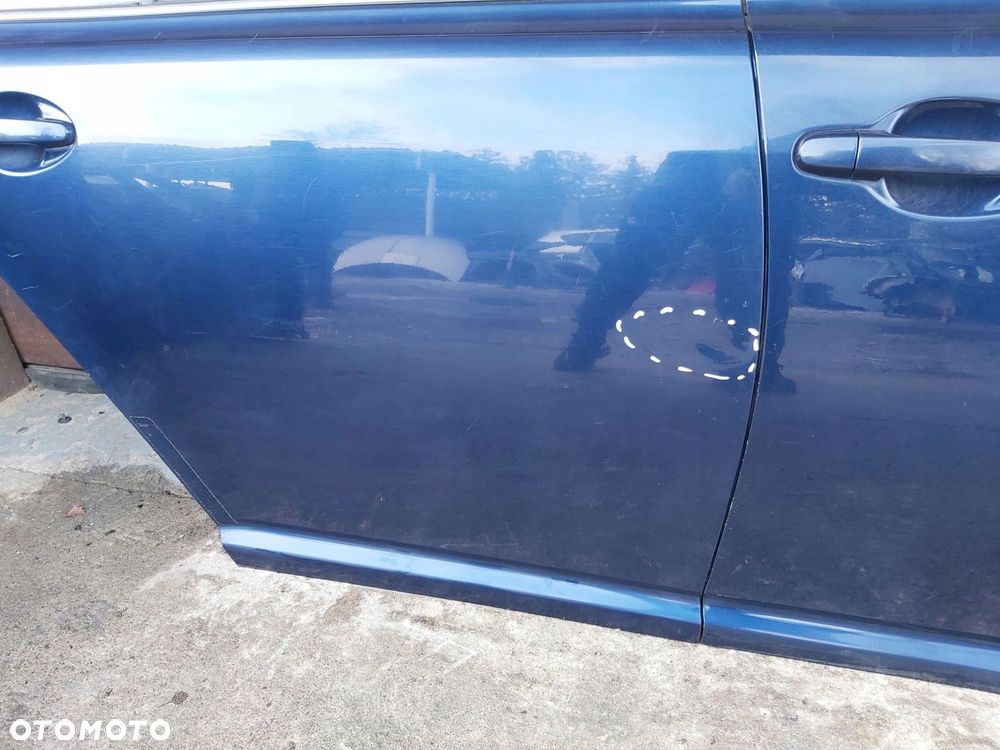 TOYOTA Avensis T25 03-08 r drzwi prawy tył prawe tylne KOMBI 8P4 - 3