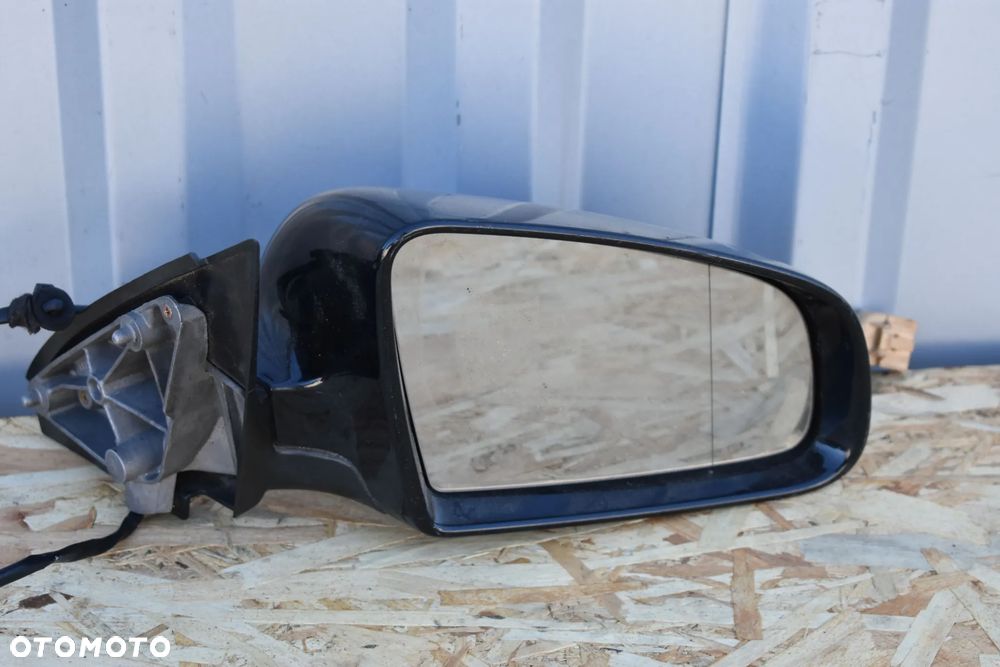 LUSTERKO PRAWE AUDI A4 B6 1.9TDI LY9B - 1