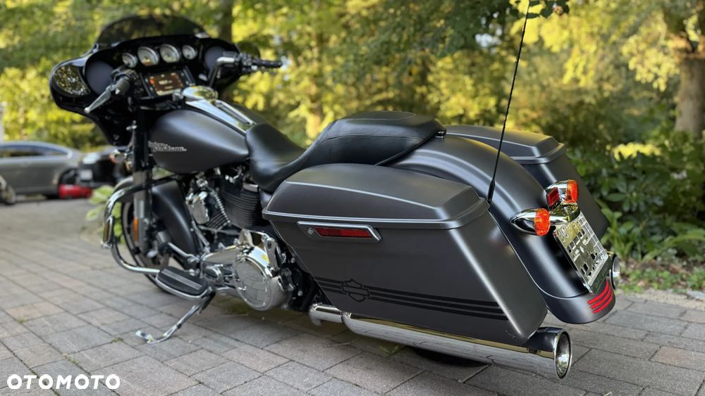 Harley-Davidson Touring Street Glide - 12