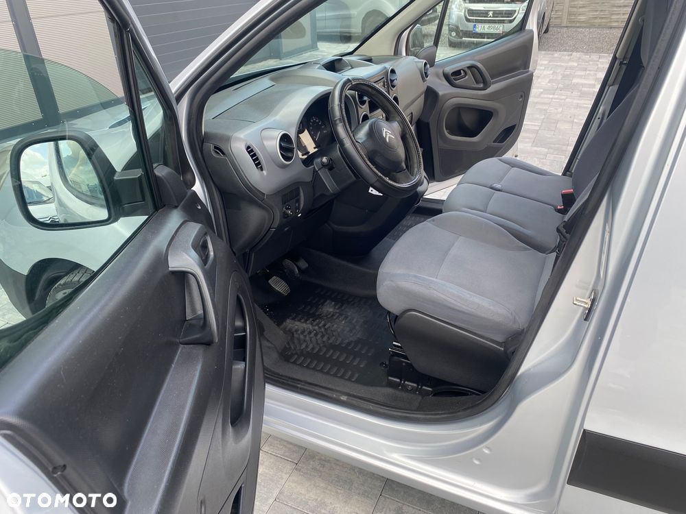 Citroën BERLINGO 1.6 HDI, MAX długi, 3-osobowy, klimatyzacja, zakupiony w salonie w Rzeszowie - 17