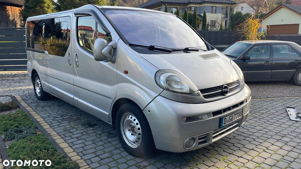 Opel Vivaro 2.5 CDTI L2H1 - 10