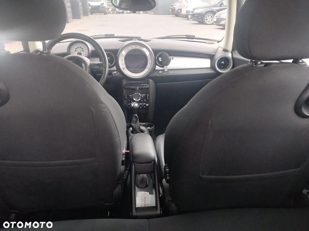 MINI Cooper Standard - 11
