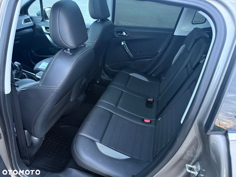 Peugeot 2008 120 VTI Allure - 18