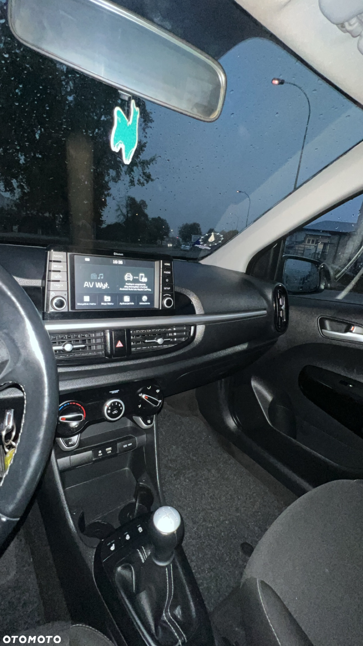 Kia Picanto 1.0 L - 10
