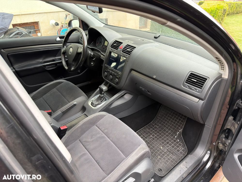 Volkswagen Golf 2.0 TDI Comfortline DSG - 10