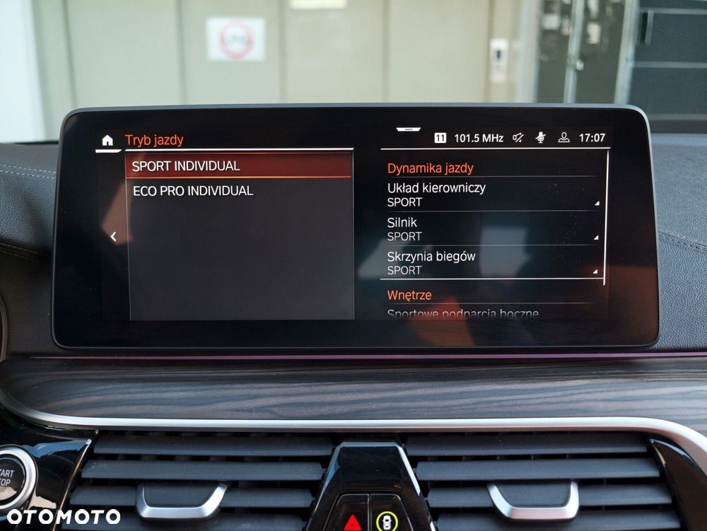 BMW Seria 5 530i xDrive mHEV Luxury Line - 22