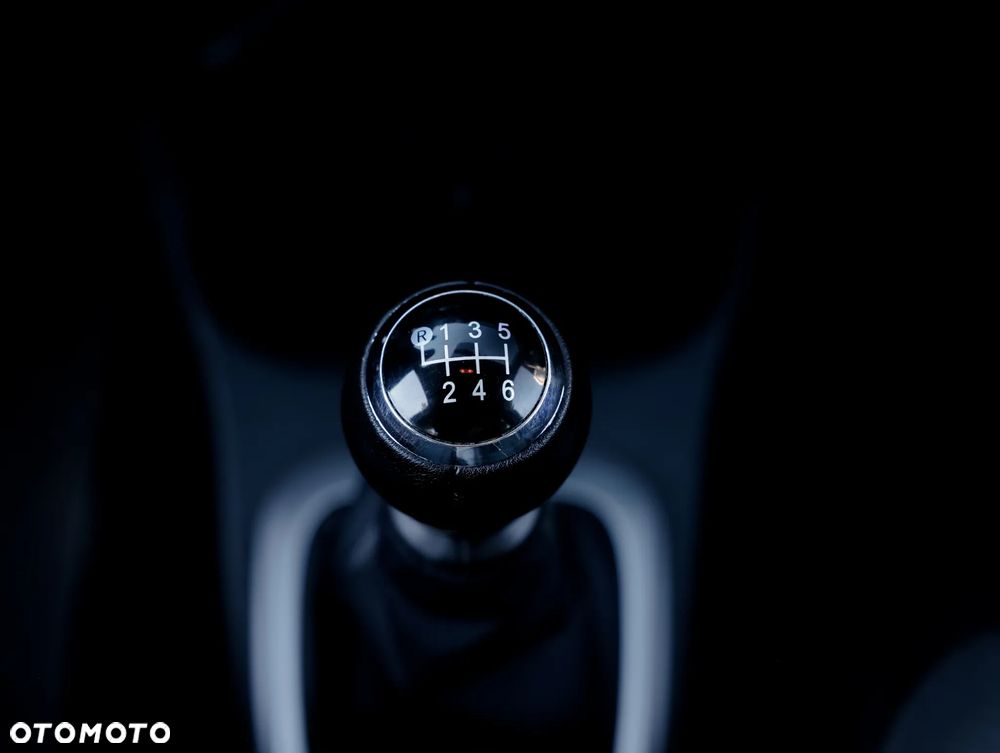 Toyota Yaris 1.33 Luna - 16