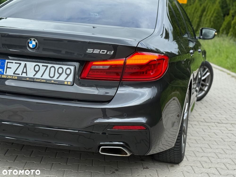 BMW Seria 5 520d M Sport - 15