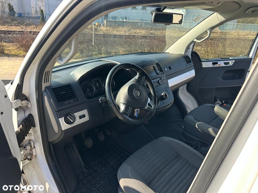 Volkswagen Multivan - 9