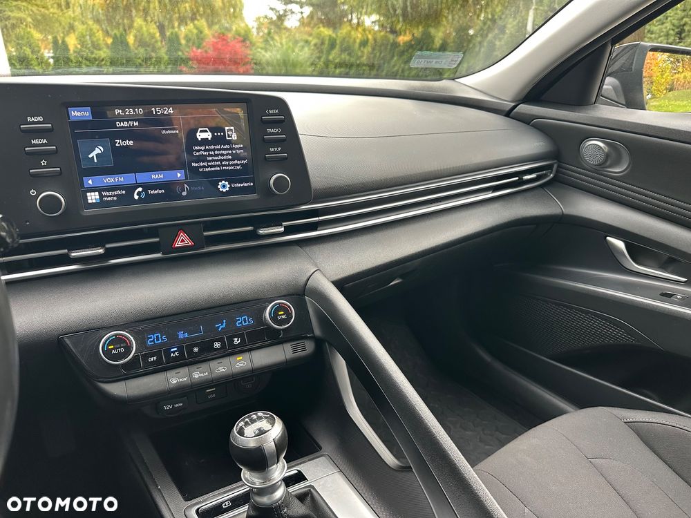 Hyundai Elantra - 8