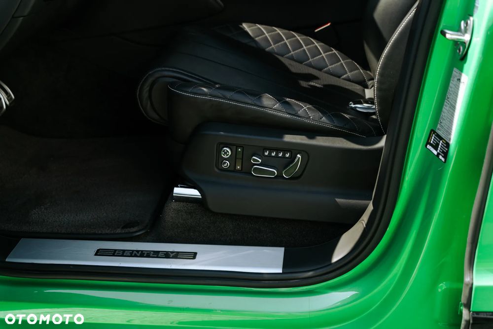 Bentley Bentayga V8 - 31