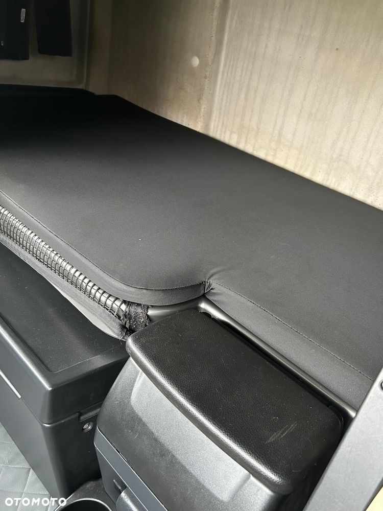 Iveco Stralis hi-way - 8