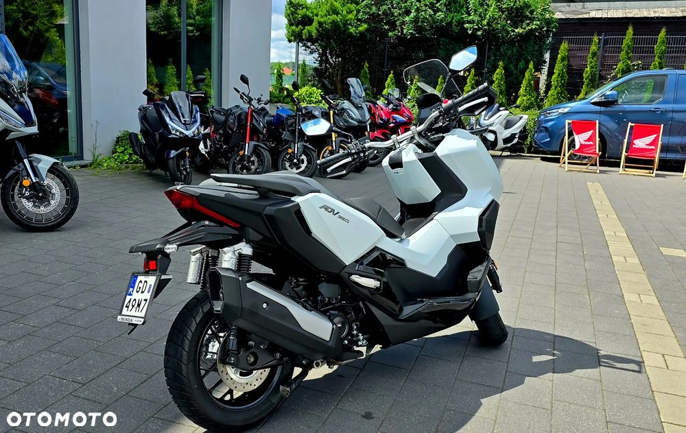 Honda ADV350 - 5