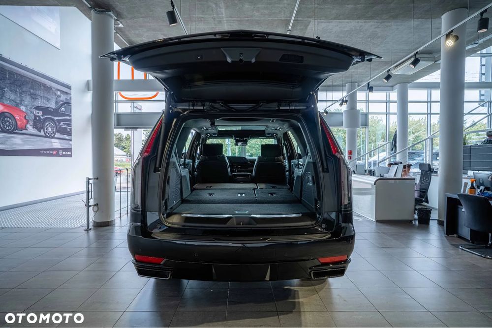 Cadillac Escalade - 17