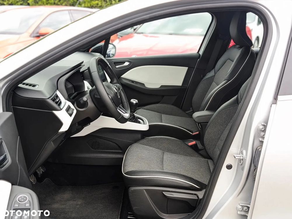 Renault Clio TCe 90 TECHNO - 8