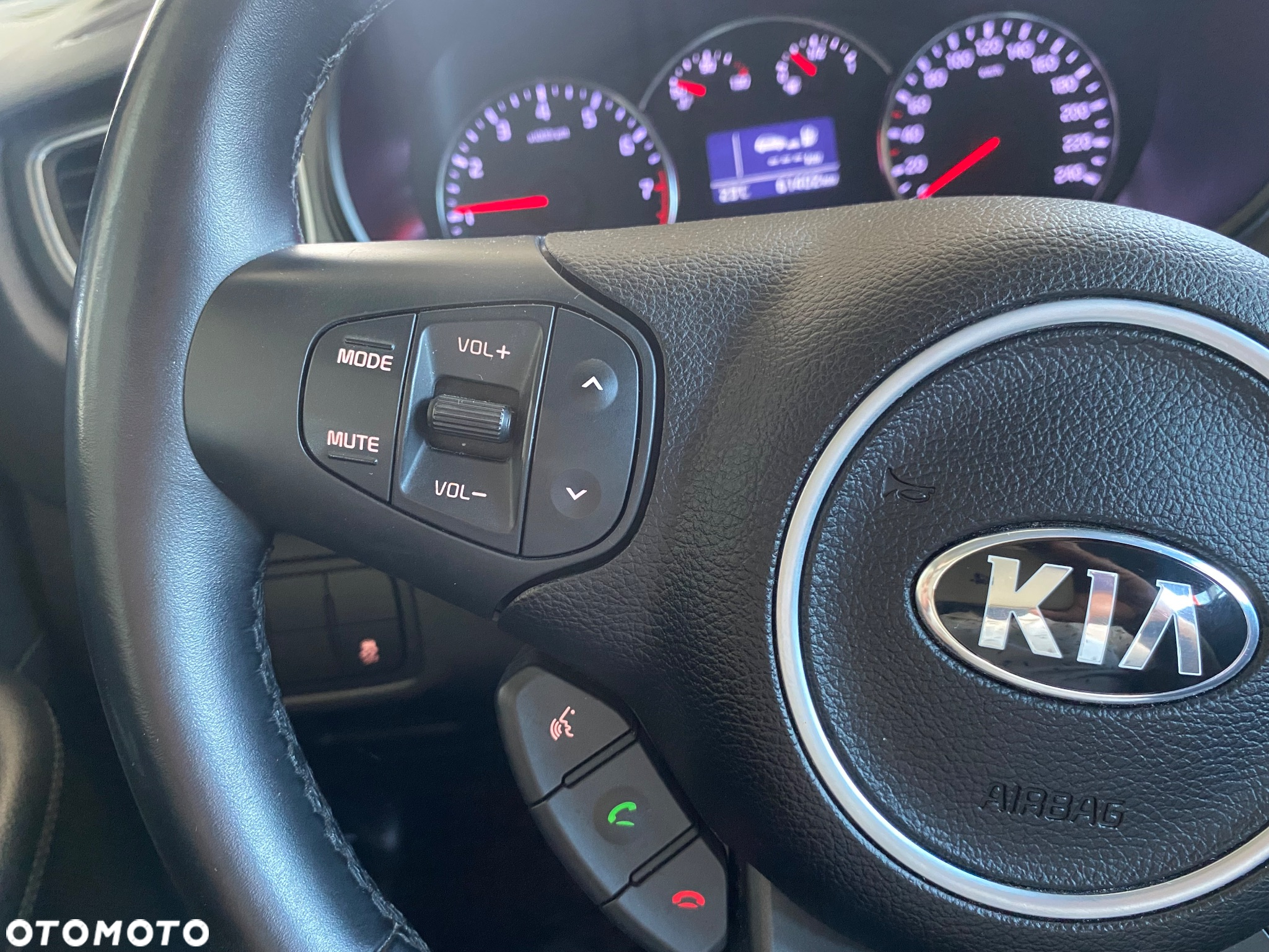 Kia Carens 1.6 GDI L - 11
