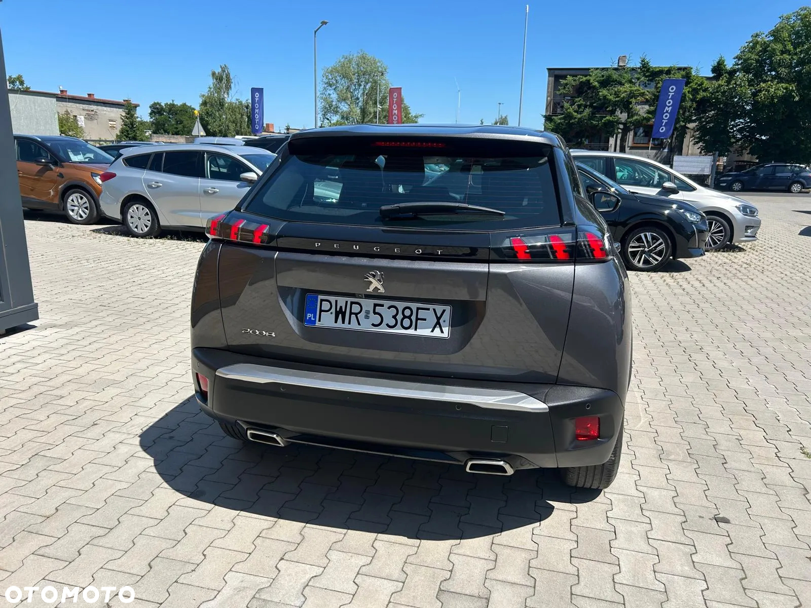 Peugeot 2008 PureTech 130 Stop&Start EAT6 Signature - 8