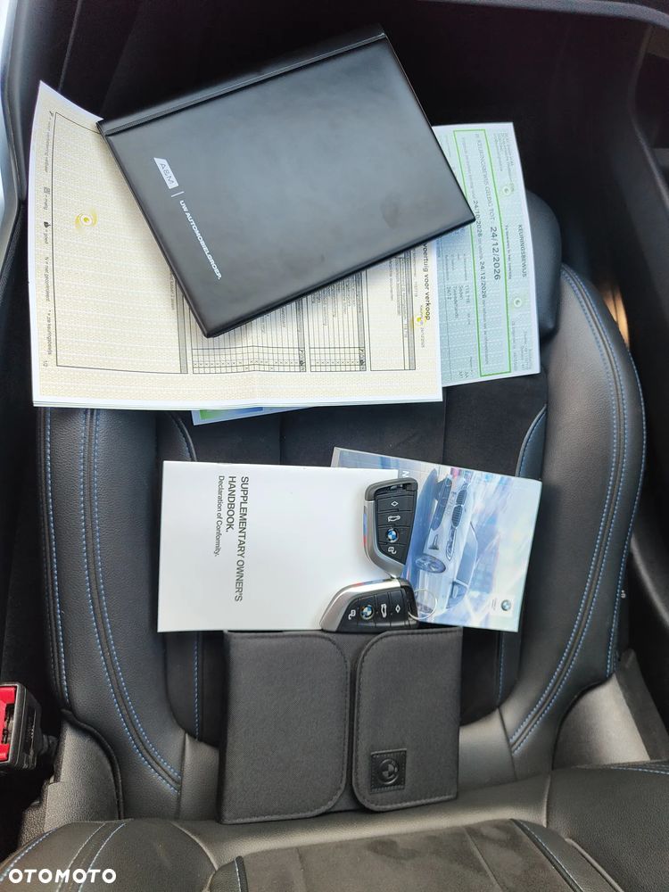 BMW Seria 3 330e M Sport - 37