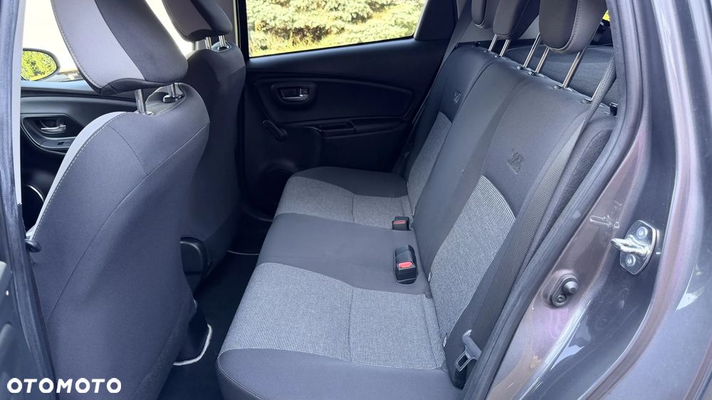 Toyota Yaris 1.5 20th Anniversary CVT - 17