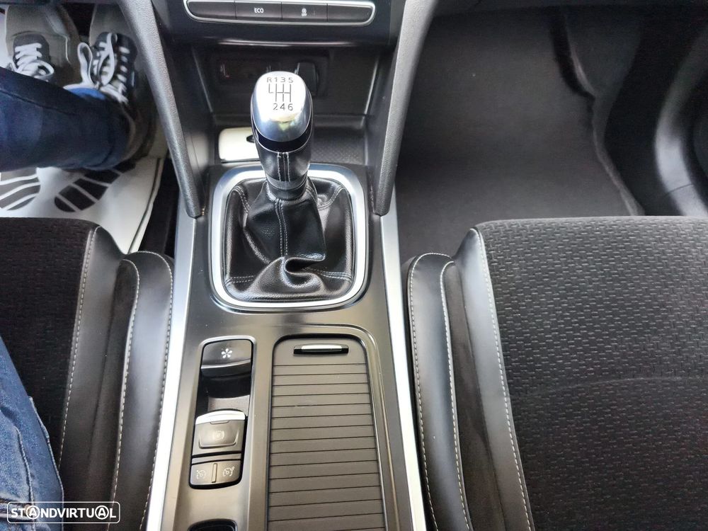 Renault Mégane Sport Tourer 1.5 dCi Intens - 19