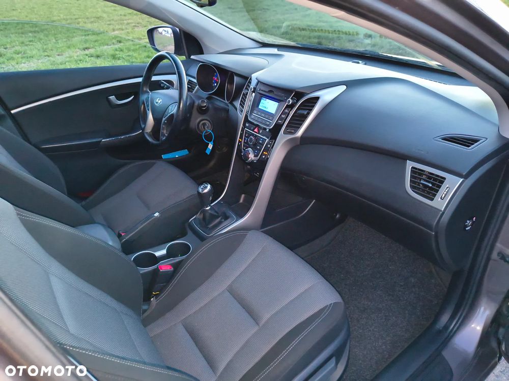 Hyundai i30 1.6 CRDi Fifa World Cup Edition - 22