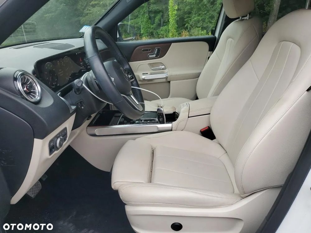 Mercedes-Benz GLB - 7