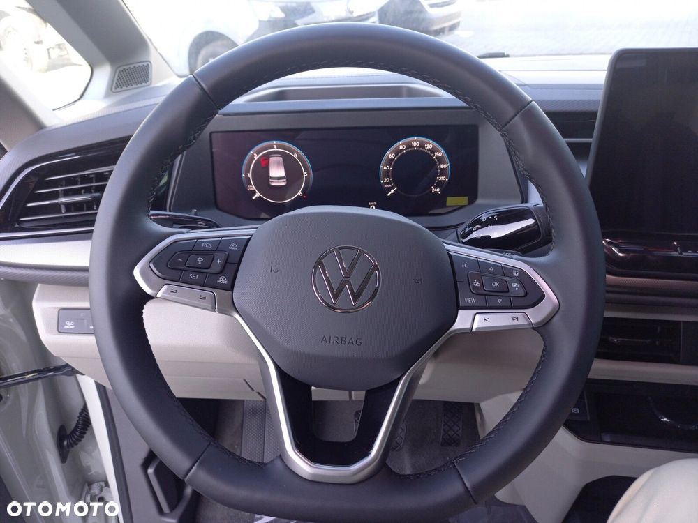 Volkswagen Multivan - 11