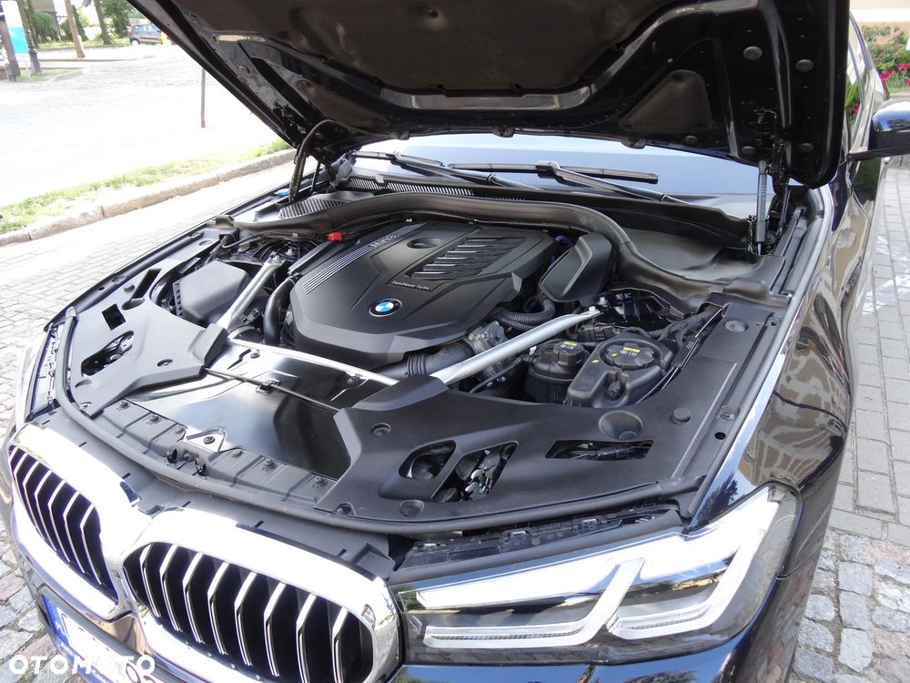 BMW Seria 5 540i xDrive M Sport Edition - 17