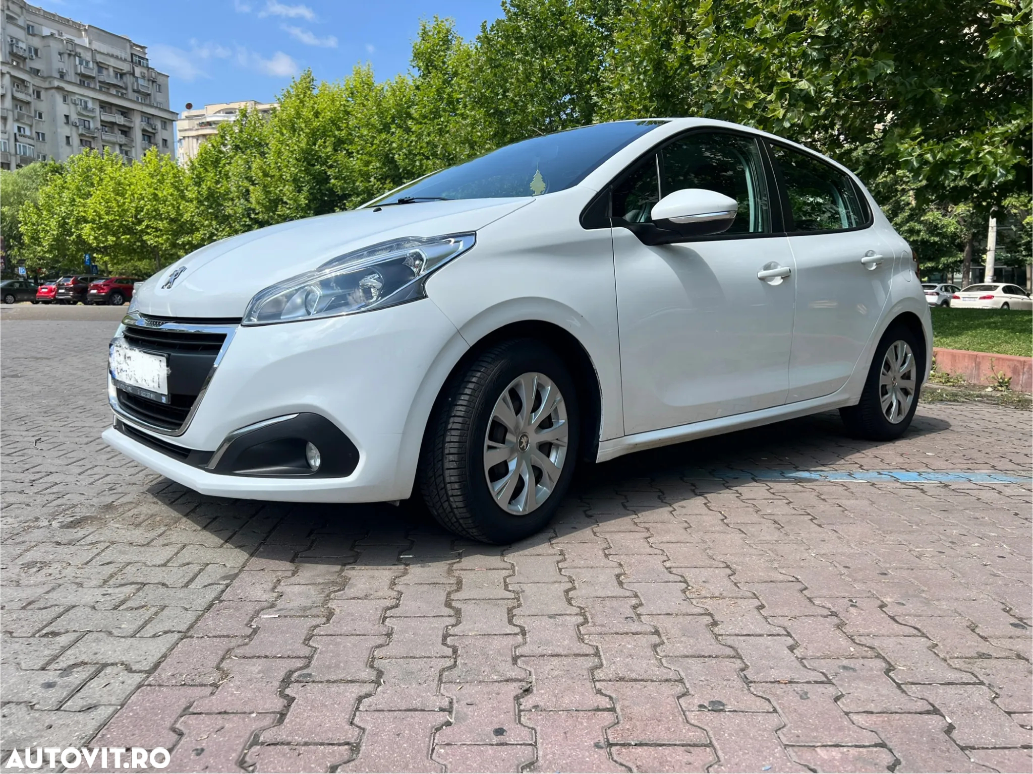 Peugeot 208 1.2 L PureTech Active - 10