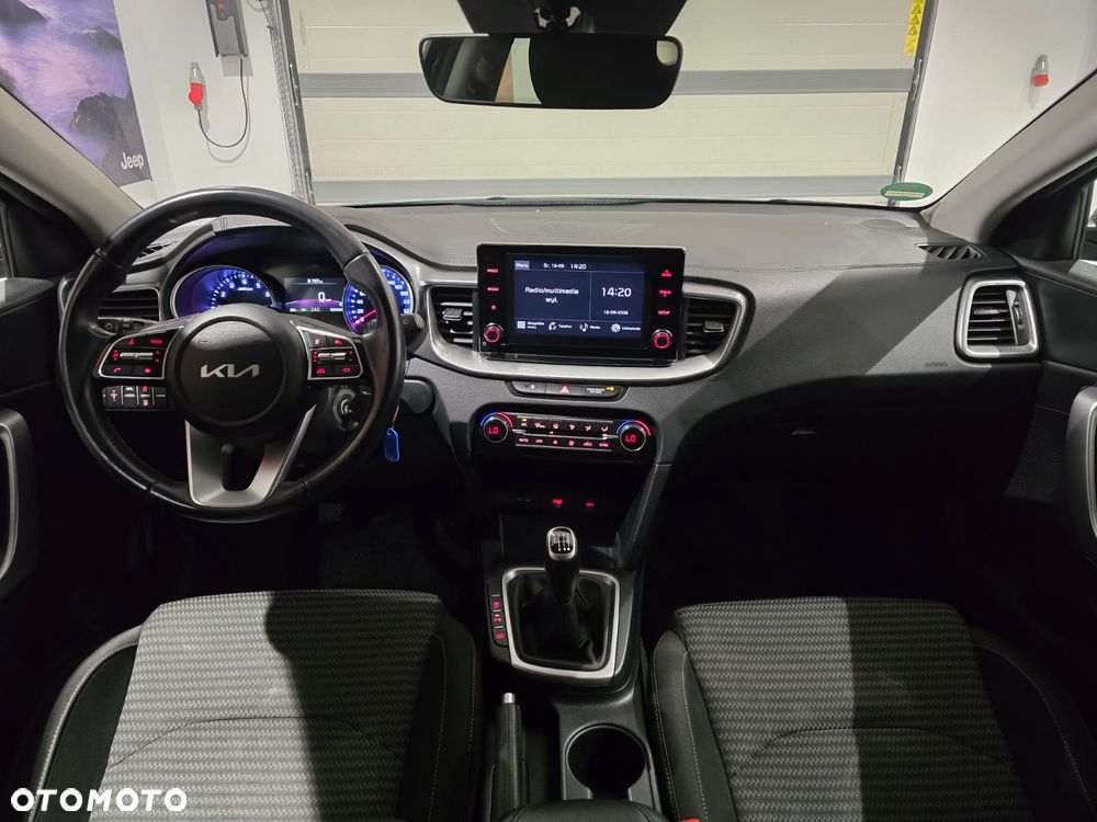 Kia Ceed 1.5 T-GDI M - 12