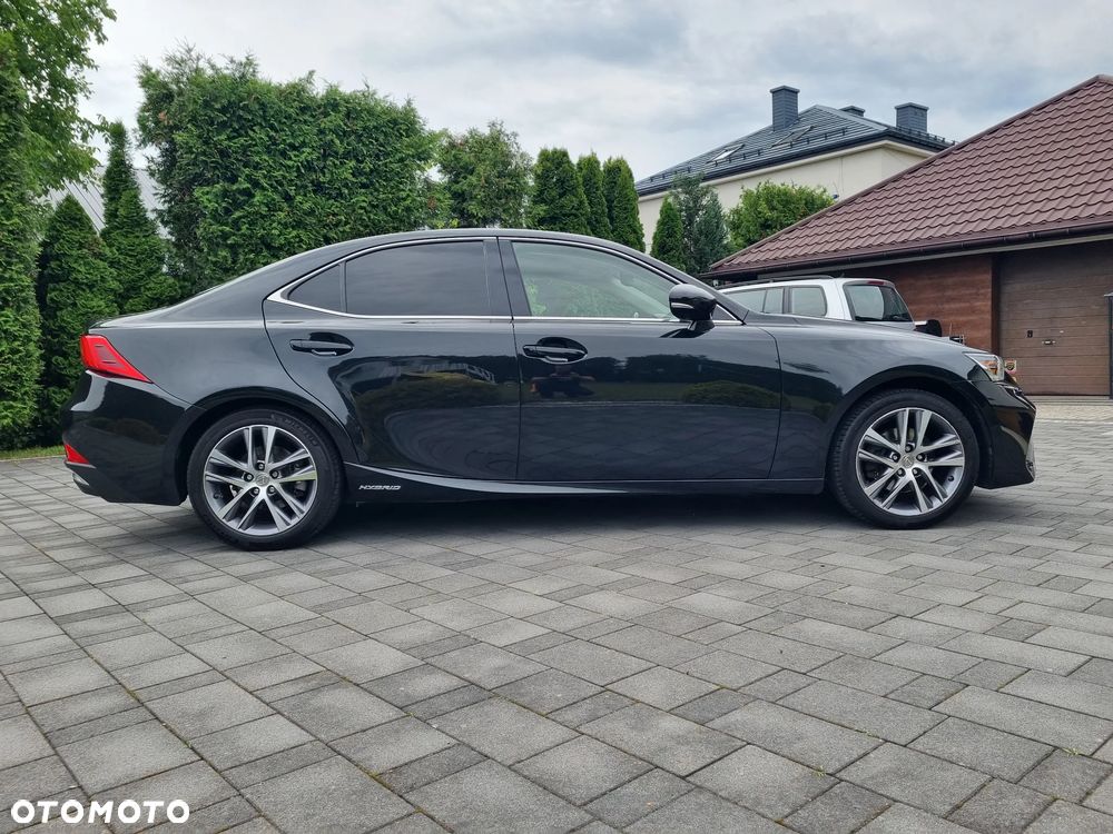 Lexus IS Business Edition - 22