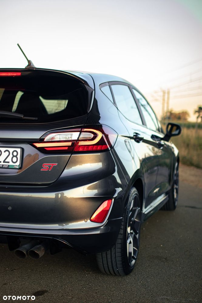 Ford Fiesta - 12