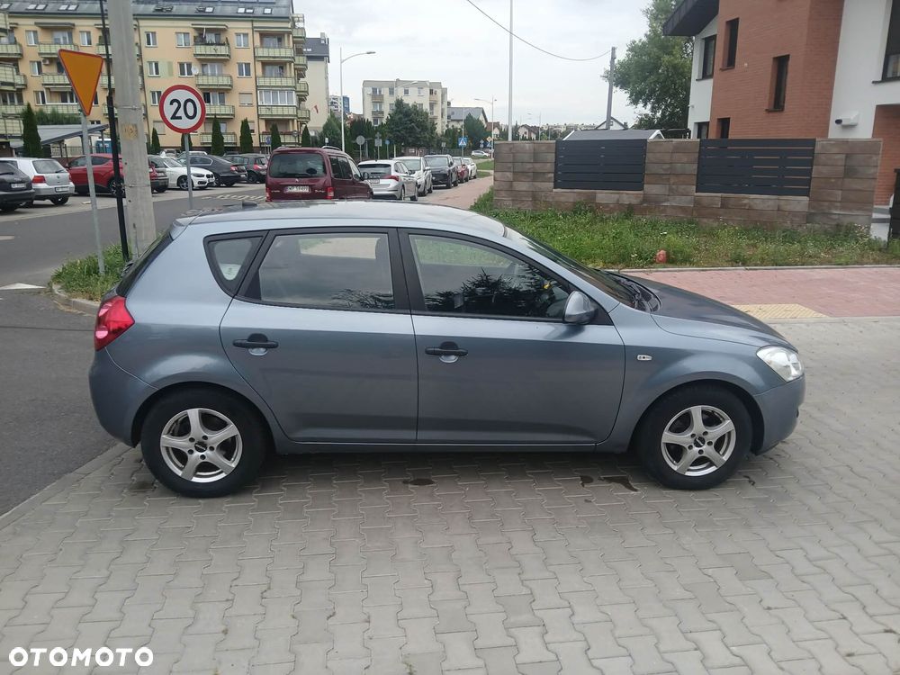 Kia Ceed - 3