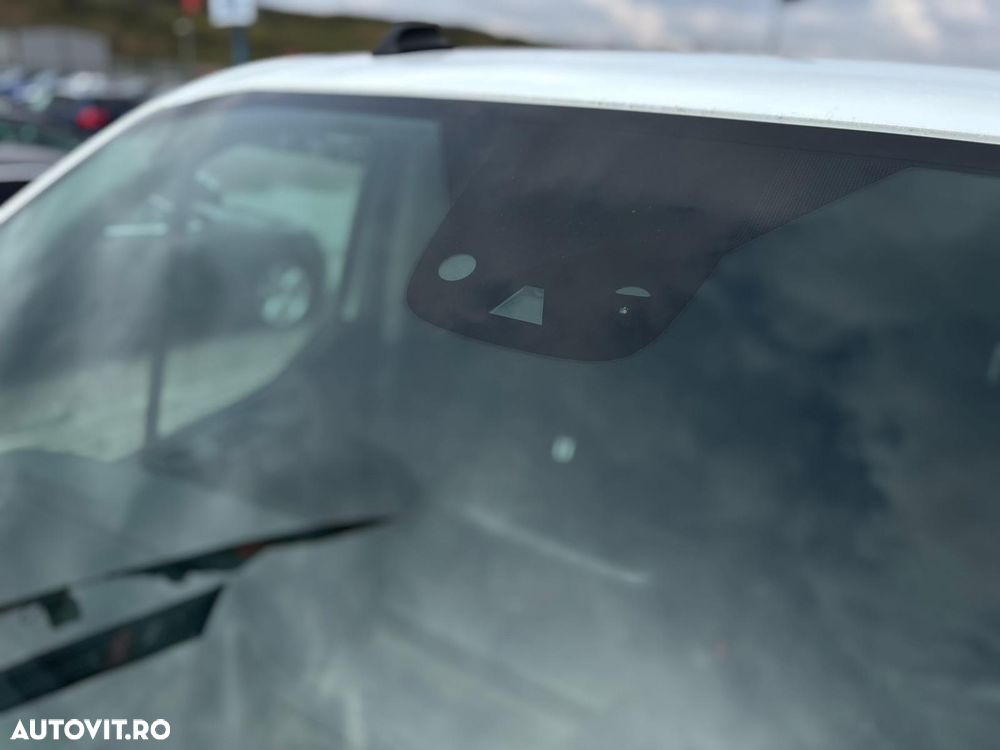 Ford TRANSIT CUSTOM - 11